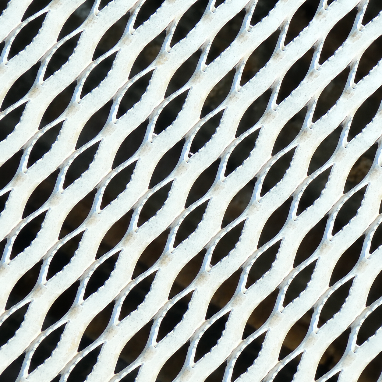 Silver-White Diagonal Interlocking Lattice Pattern Texture preview showing a industrial other texture